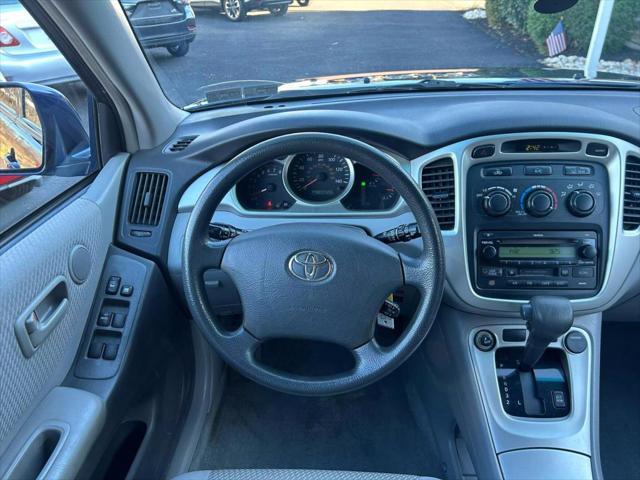 used 2005 Toyota Highlander car, priced at $5,700