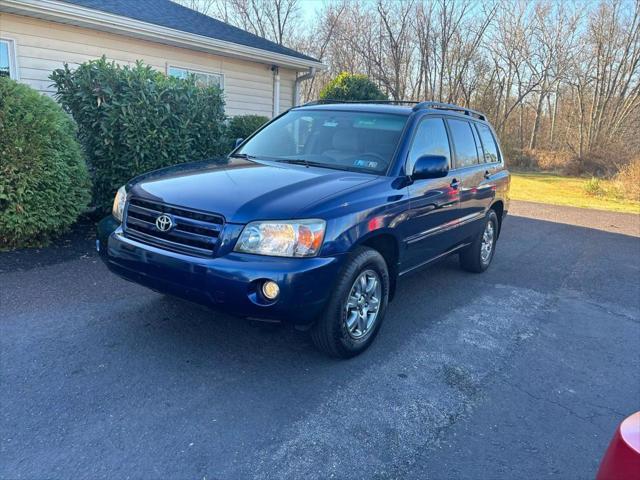 used 2005 Toyota Highlander car, priced at $5,700