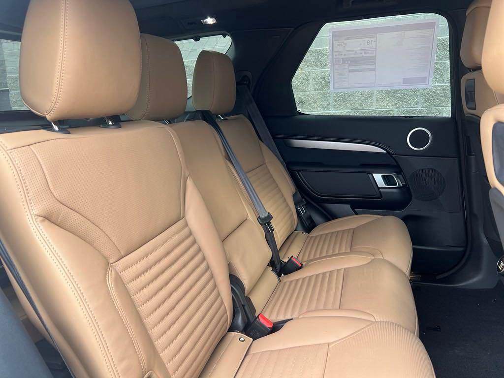 new 2025 Land Rover Discovery car, priced at $75,525