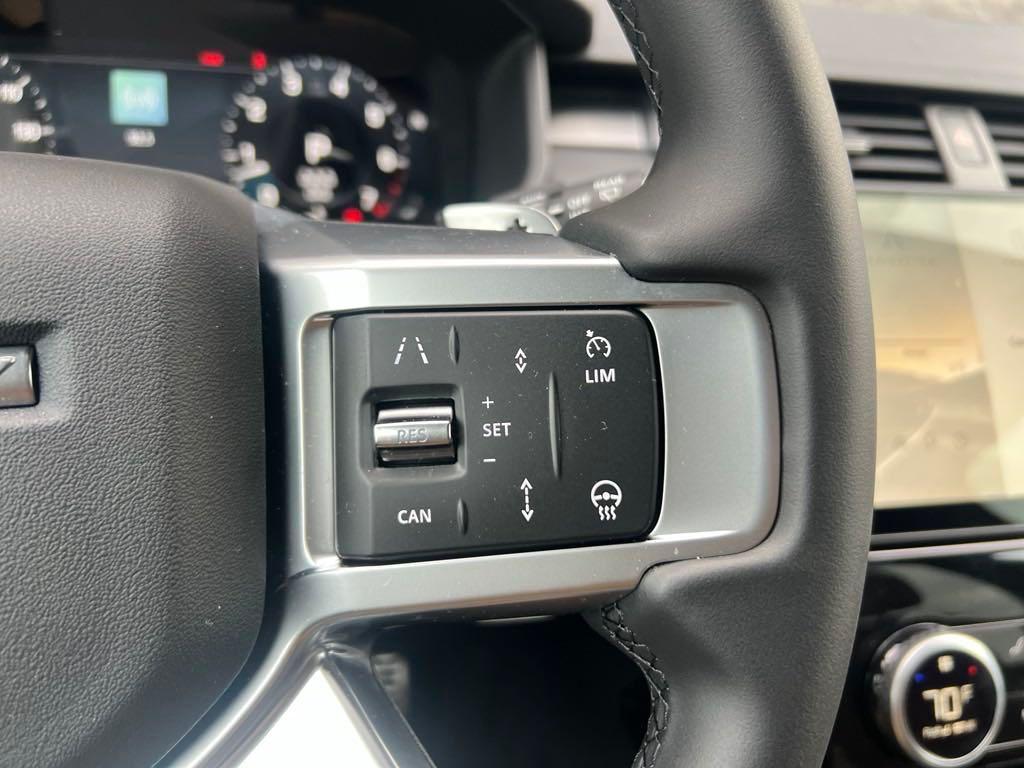 new 2025 Land Rover Discovery car, priced at $75,525