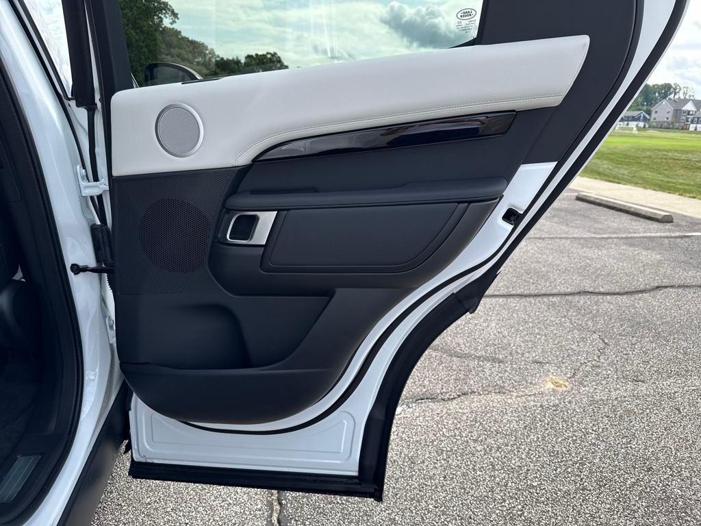 new 2025 Land Rover Discovery car, priced at $66,593
