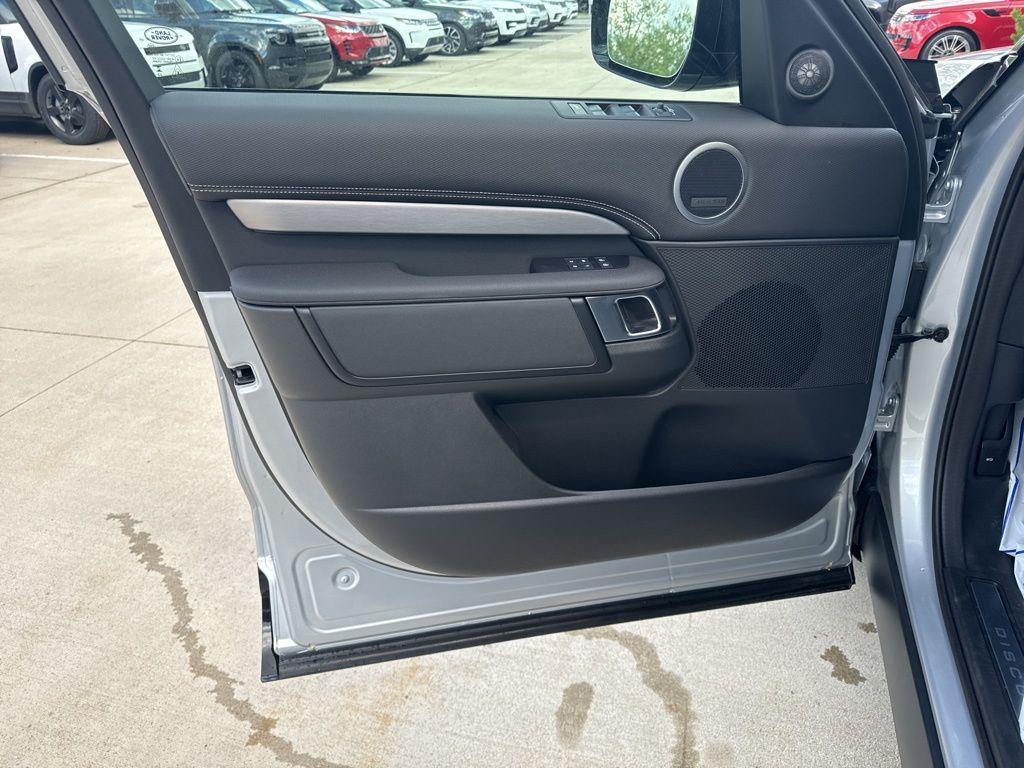 new 2024 Land Rover Discovery car, priced at $63,208