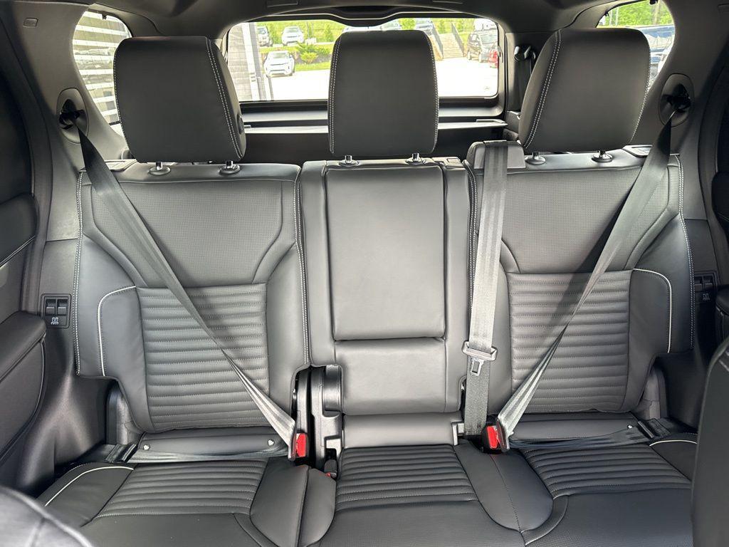 new 2024 Land Rover Discovery car, priced at $63,208