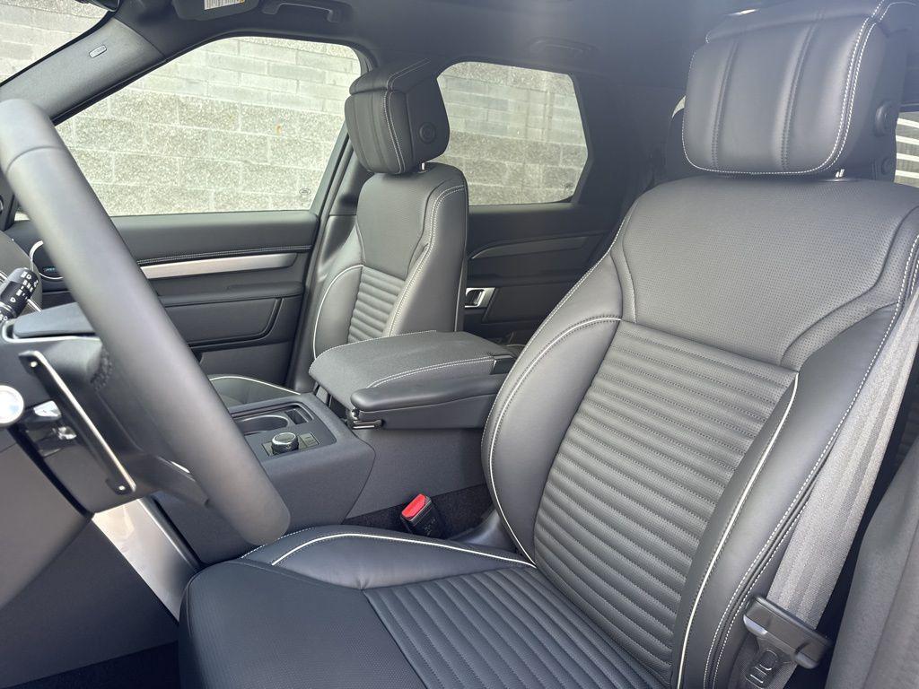 new 2024 Land Rover Discovery car, priced at $63,208