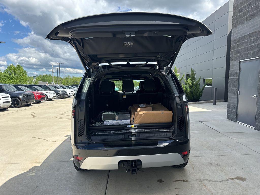 new 2024 Land Rover Discovery car, priced at $63,208