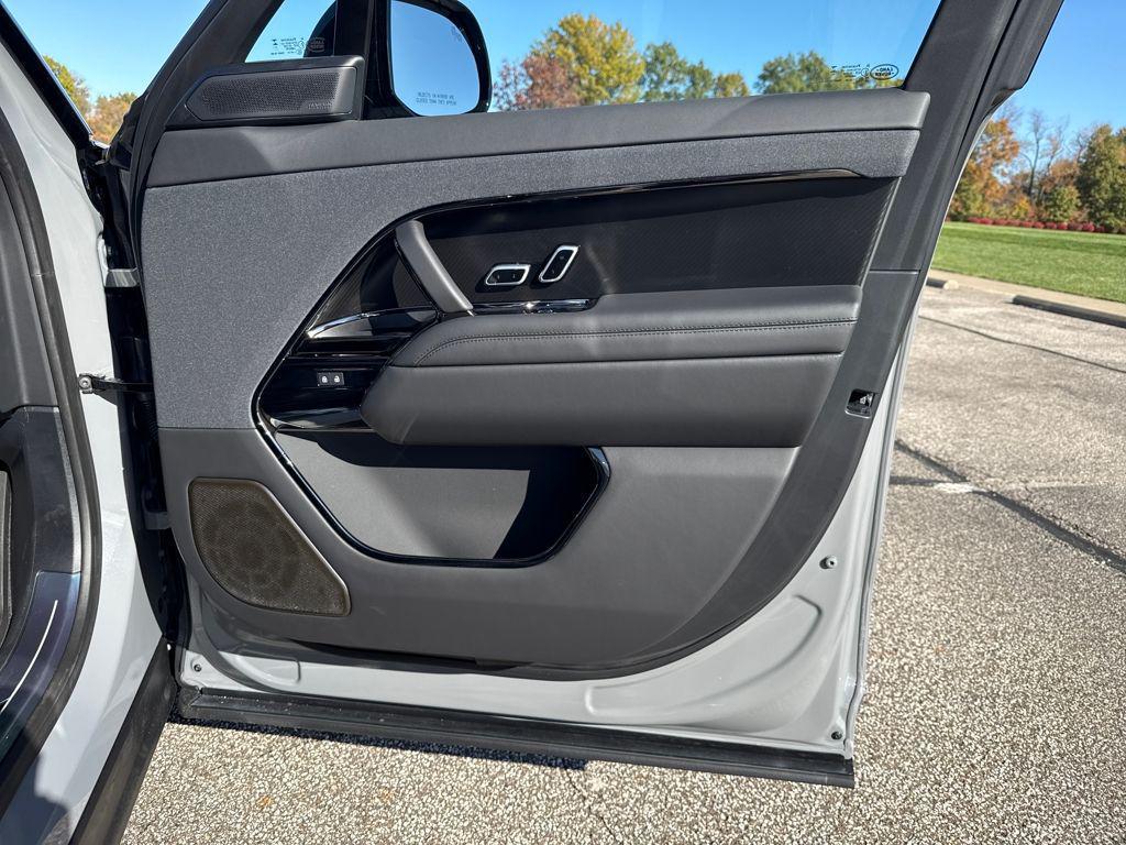 new 2025 Land Rover Range Rover Sport car, priced at $200,205
