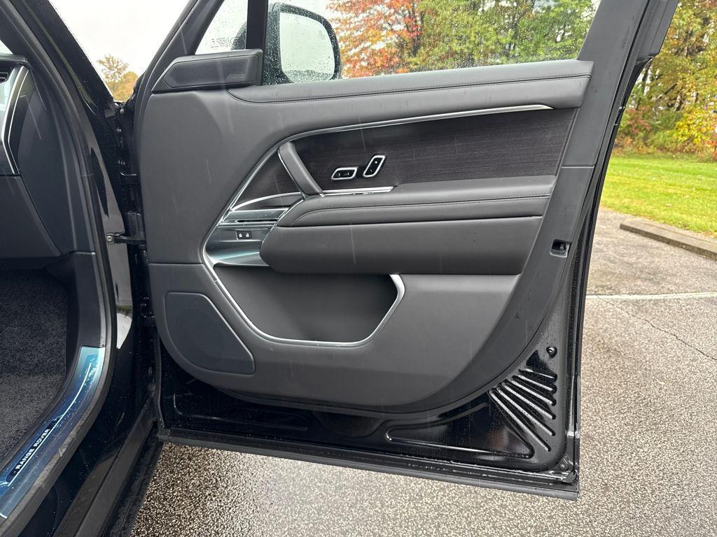 new 2025 Land Rover Range Rover car, priced at $141,535