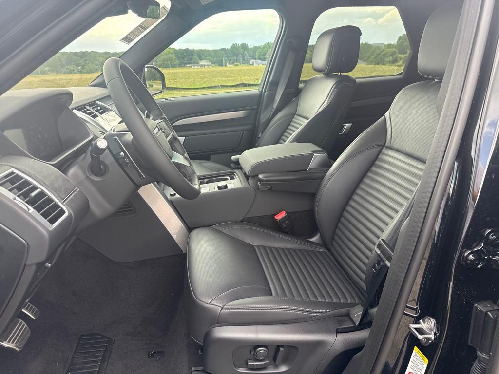new 2025 Land Rover Discovery car, priced at $76,203