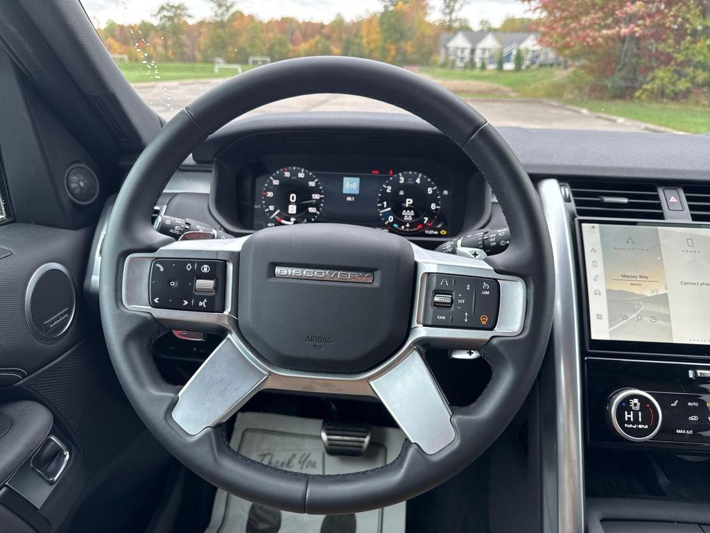 new 2025 Land Rover Discovery car, priced at $70,525