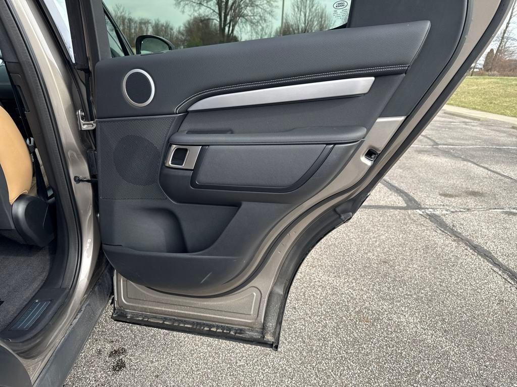 new 2024 Land Rover Discovery car, priced at $67,923
