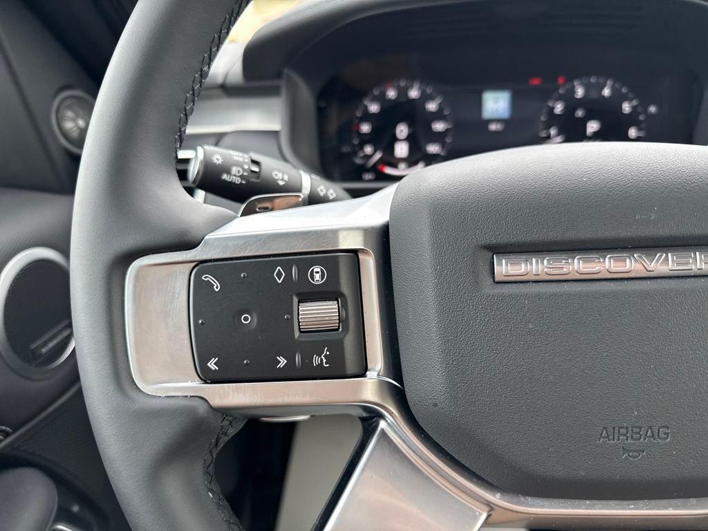 new 2024 Land Rover Discovery car, priced at $67,923