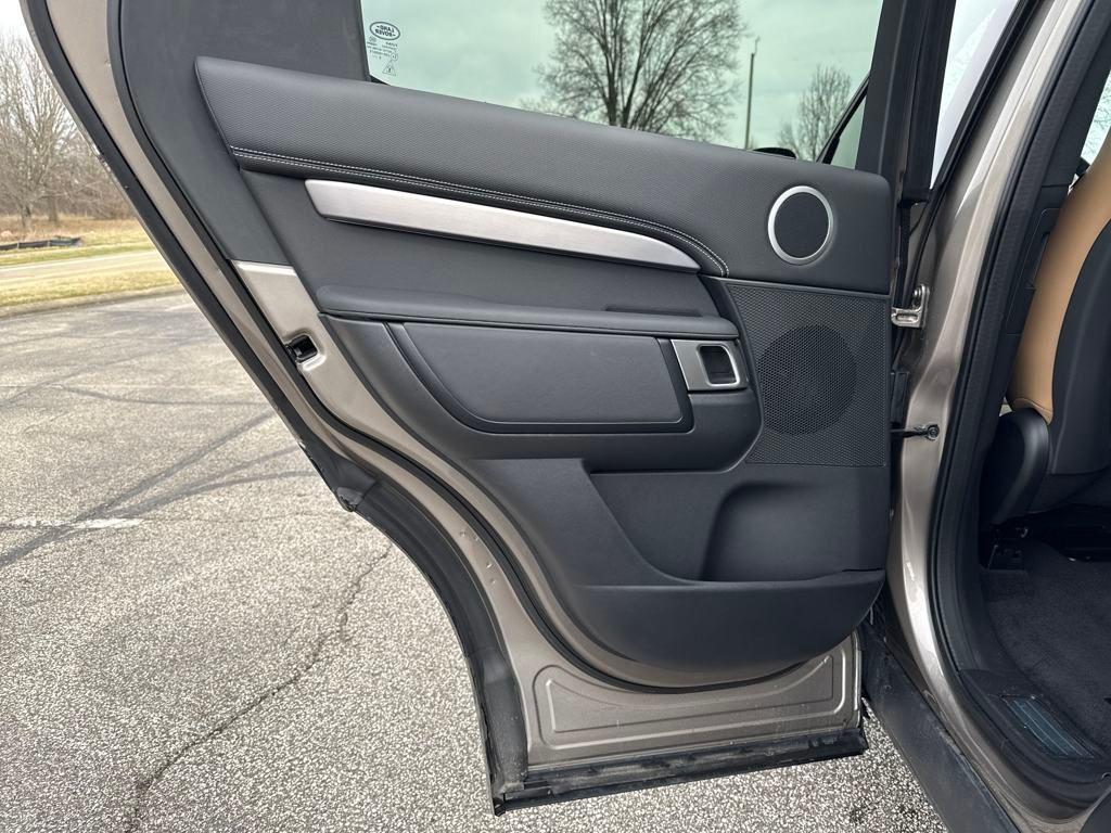 new 2024 Land Rover Discovery car, priced at $67,923