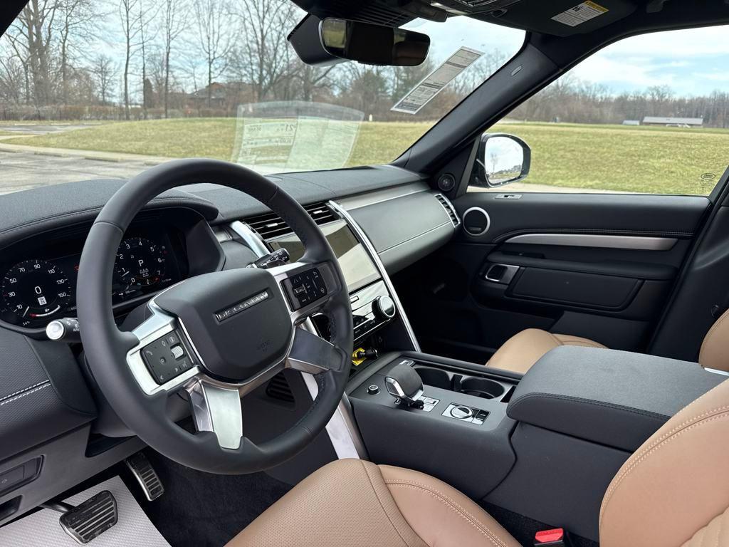 new 2024 Land Rover Discovery car, priced at $67,923