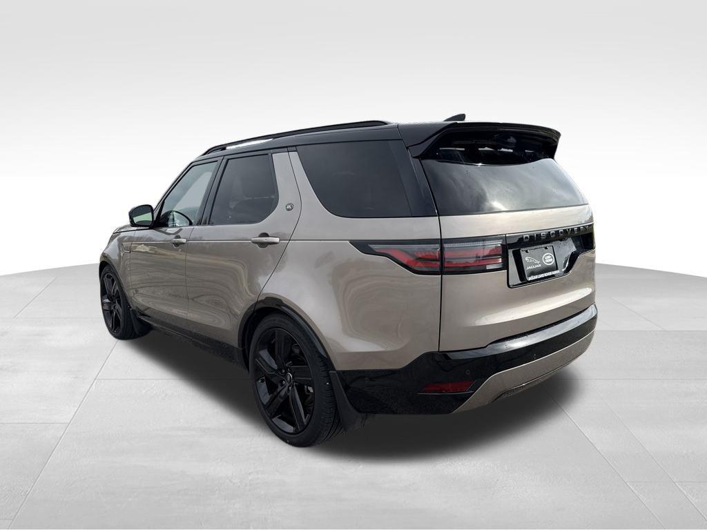 new 2024 Land Rover Discovery car, priced at $67,923