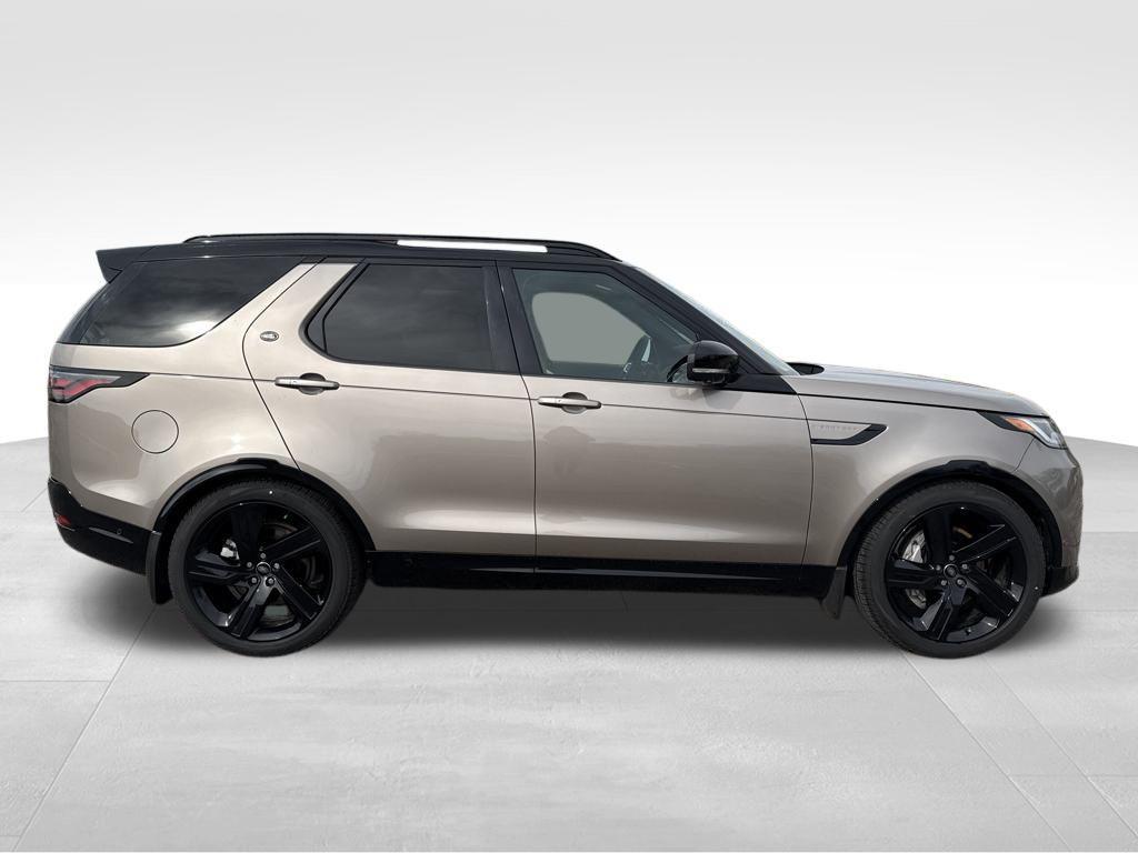 new 2024 Land Rover Discovery car, priced at $67,923
