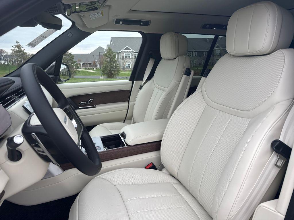 new 2025 Land Rover Range Rover car, priced at $122,005