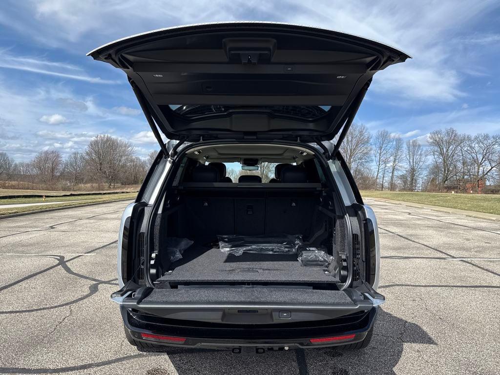 new 2025 Land Rover Range Rover car, priced at $147,190