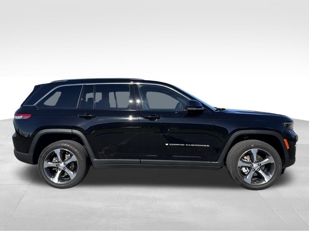 used 2024 Jeep Grand Cherokee car, priced at $31,947
