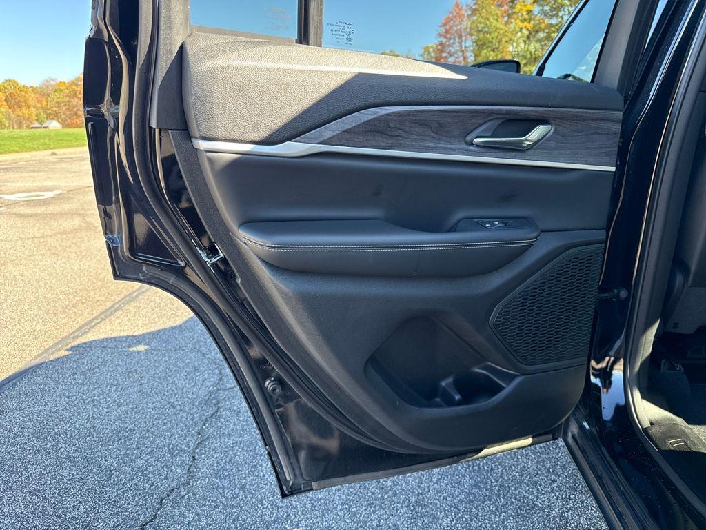 used 2024 Jeep Grand Cherokee car, priced at $31,947