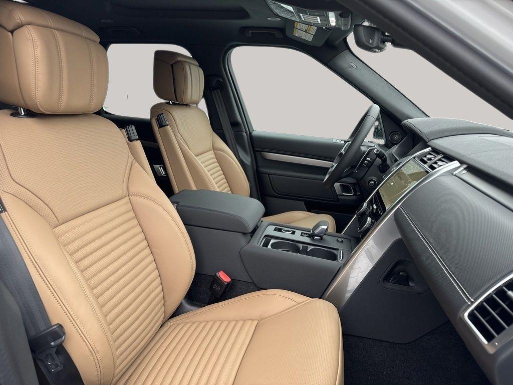 new 2024 Land Rover Discovery car, priced at $68,458