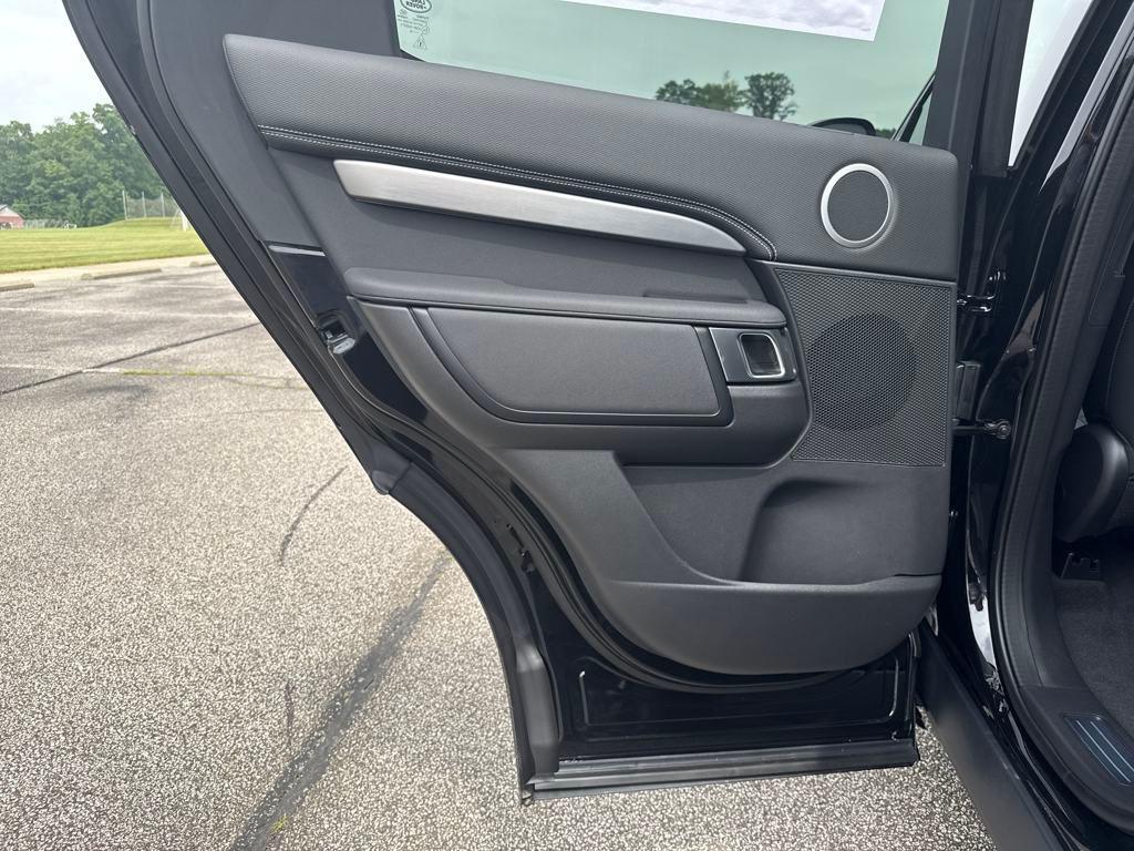 new 2025 Land Rover Discovery car, priced at $71,103