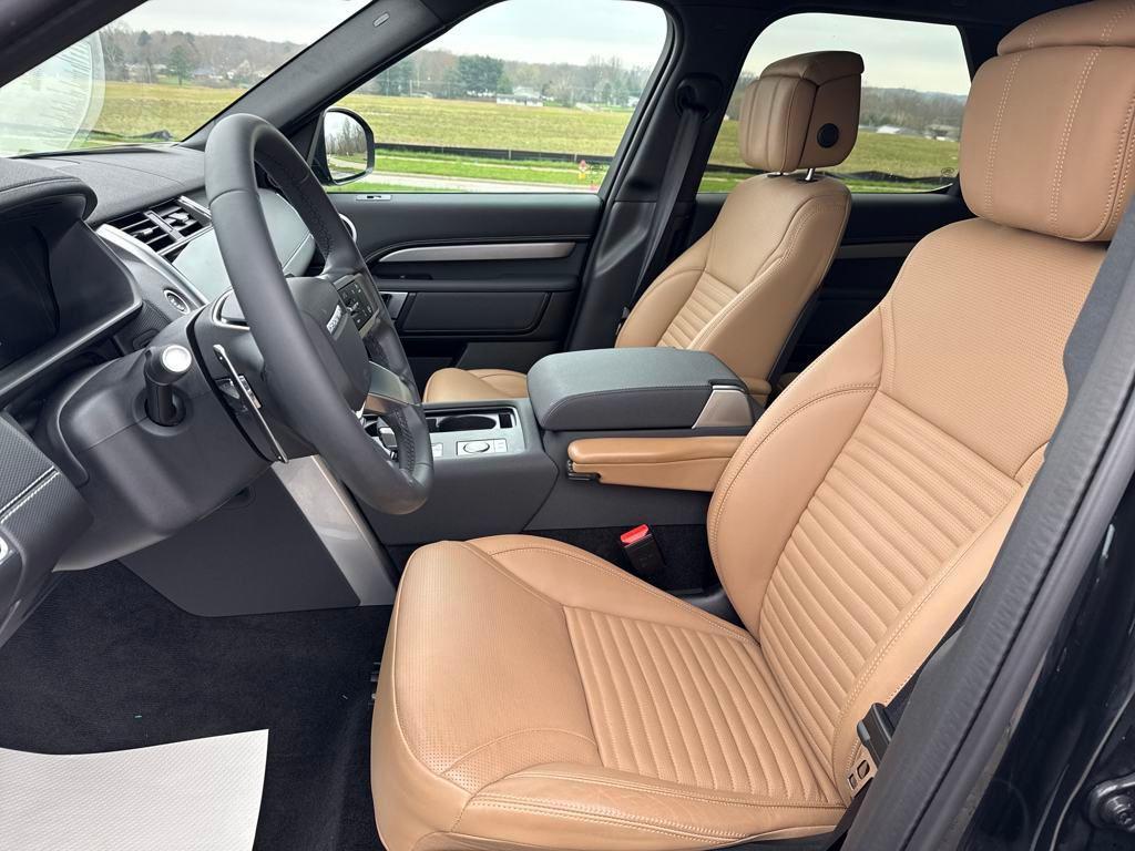 new 2024 Land Rover Discovery car, priced at $66,558