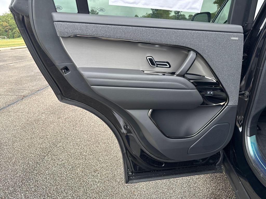 new 2025 Land Rover Range Rover Sport car, priced at $92,730