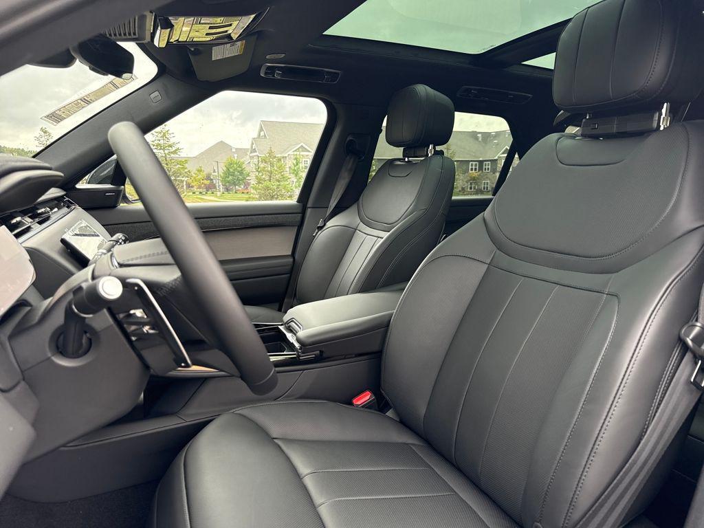 new 2025 Land Rover Range Rover Sport car, priced at $92,730