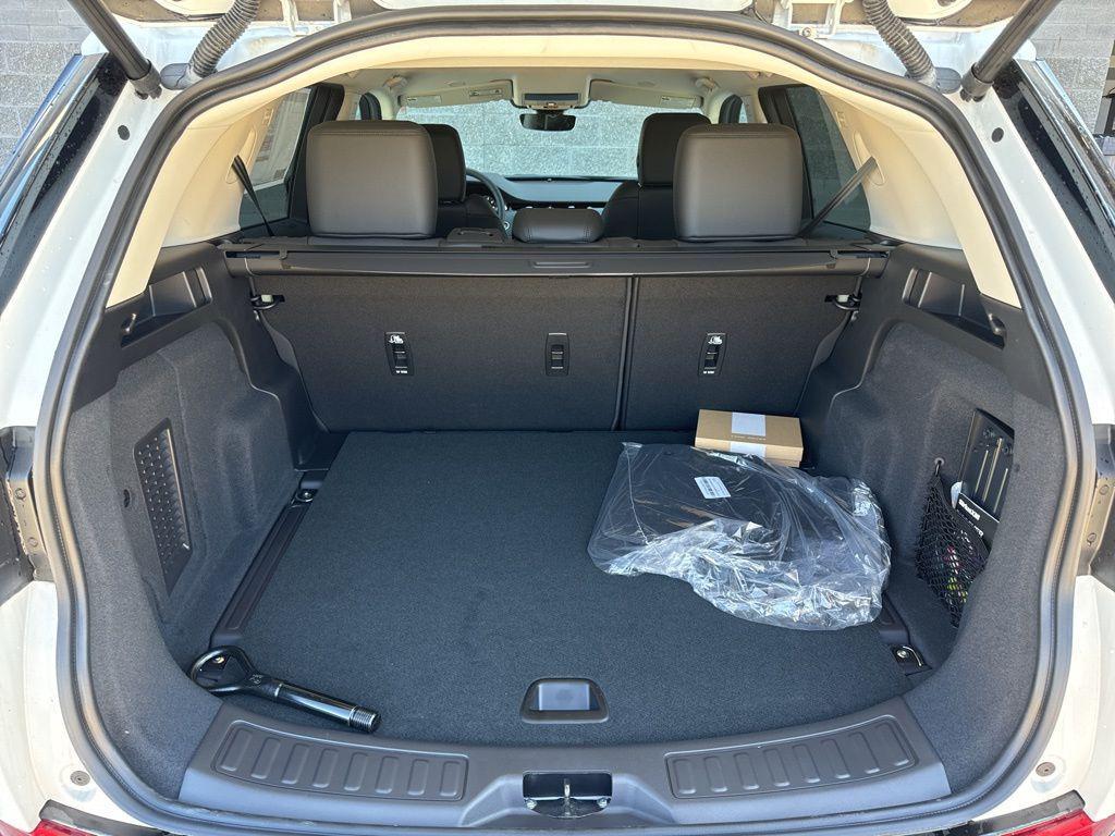 new 2024 Land Rover Discovery Sport car, priced at $42,083