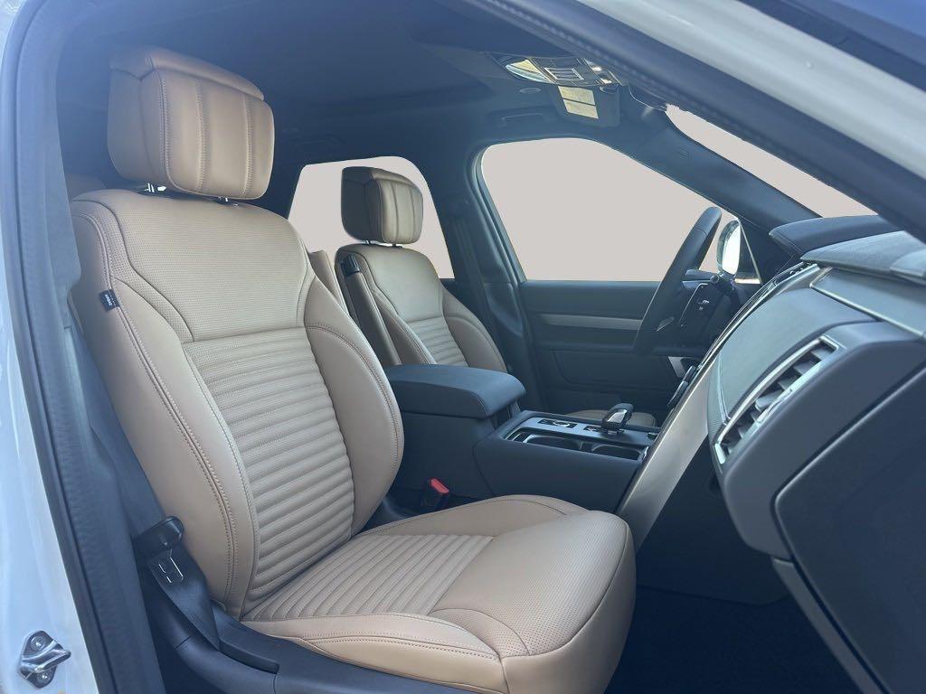 new 2024 Land Rover Discovery car, priced at $67,258