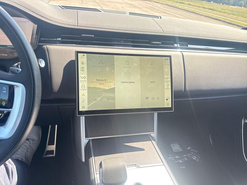 new 2025 Land Rover Range Rover car, priced at $133,310