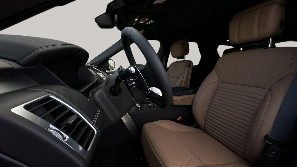 new 2024 Land Rover Discovery car, priced at $69,658