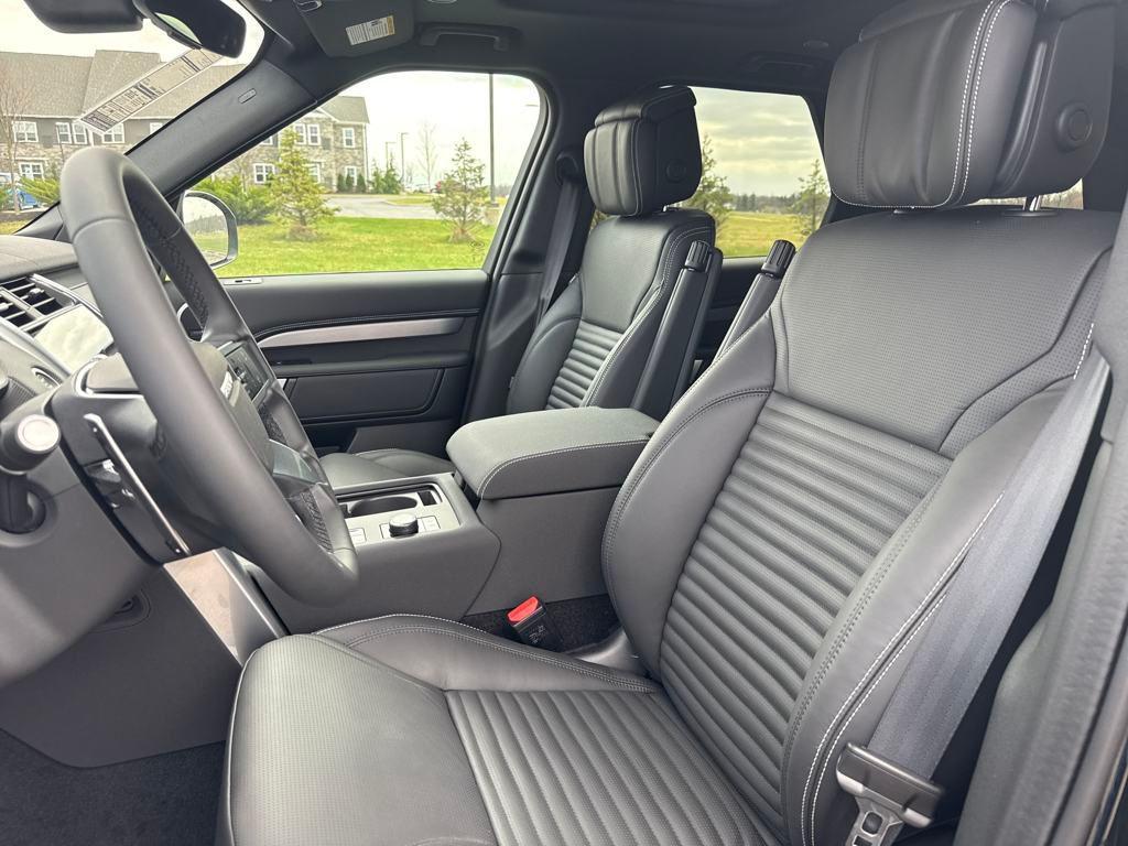 new 2025 Land Rover Discovery car, priced at $80,378