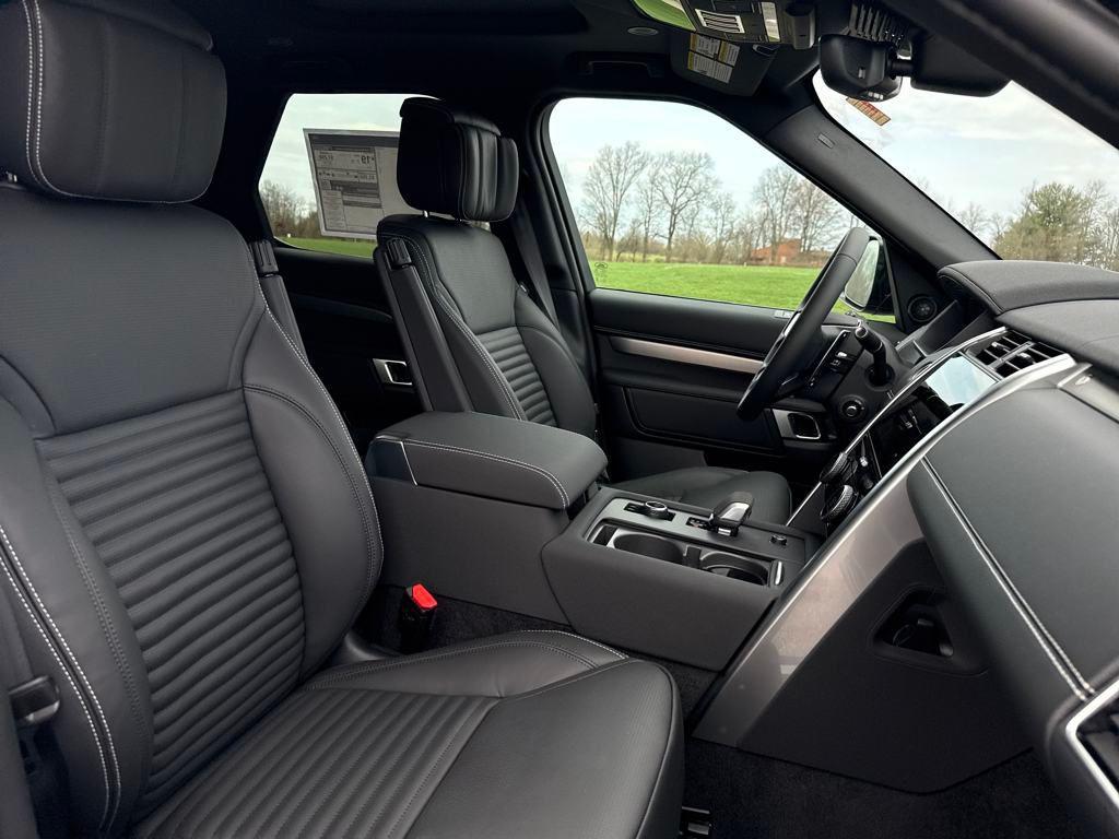 new 2025 Land Rover Discovery car, priced at $80,378