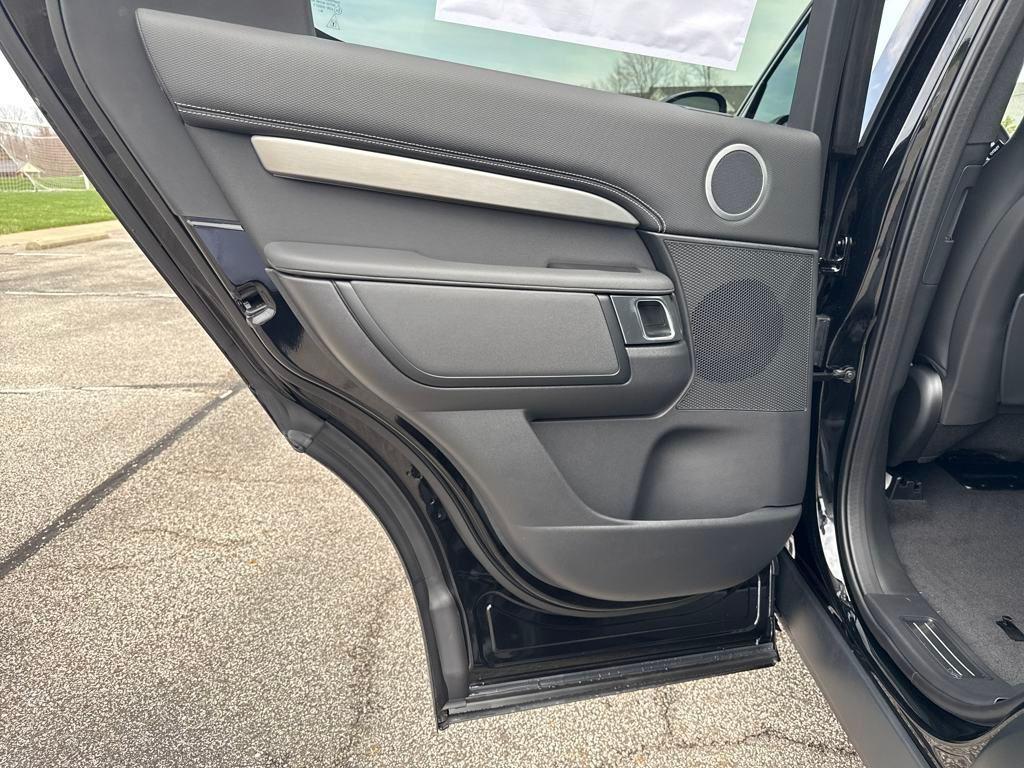 new 2025 Land Rover Discovery car, priced at $80,378