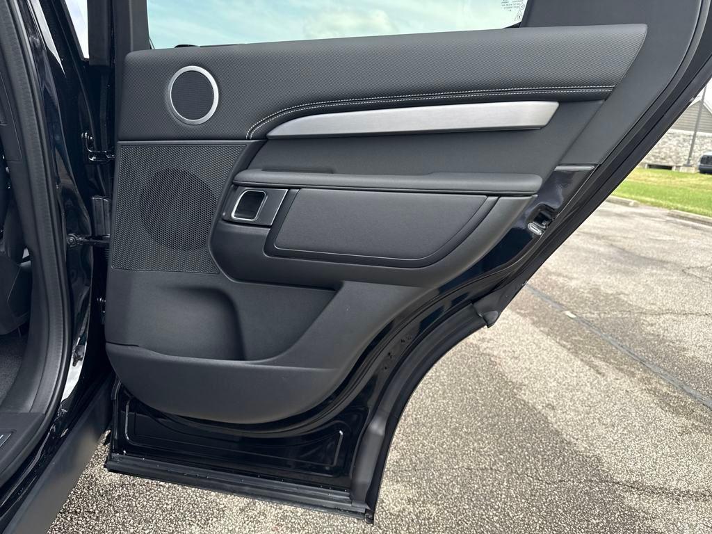 new 2025 Land Rover Discovery car, priced at $80,378