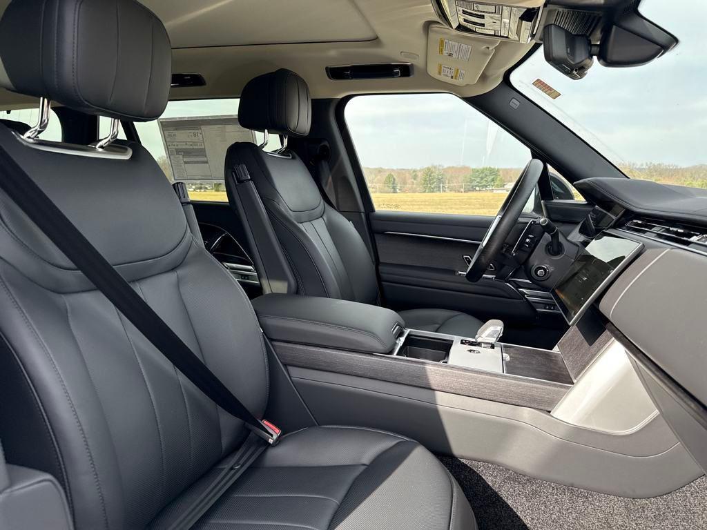 new 2025 Land Rover Range Rover car, priced at $156,530