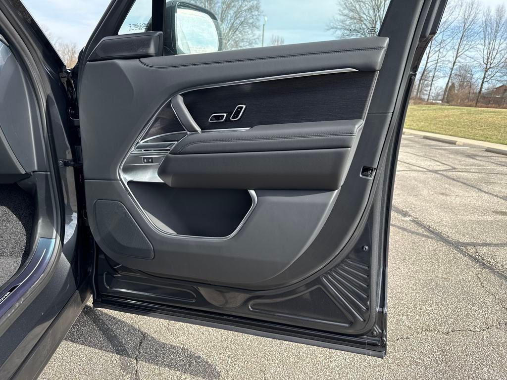 new 2025 Land Rover Range Rover car, priced at $156,530