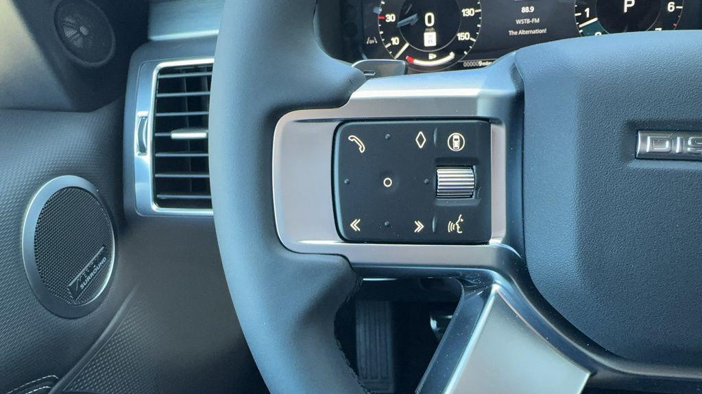new 2024 Land Rover Discovery car, priced at $78,908