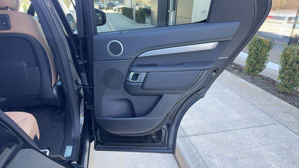 new 2024 Land Rover Discovery car, priced at $78,908
