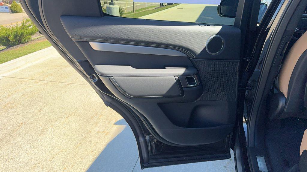 new 2024 Land Rover Discovery car, priced at $78,908