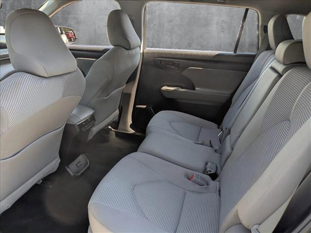 used 2022 Toyota Highlander car, priced at $29,999