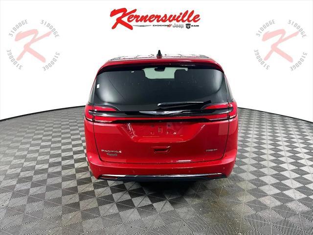 new 2025 Chrysler Pacifica car, priced at $45,438