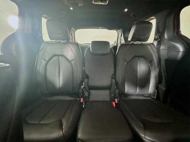 new 2025 Chrysler Pacifica car, priced at $45,438