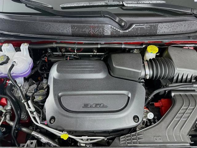 new 2025 Chrysler Pacifica car, priced at $45,438