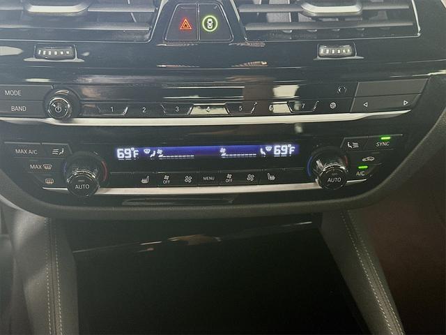 used 2022 BMW M550 car