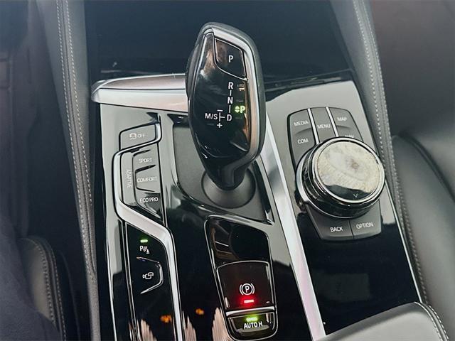 used 2022 BMW M550 car