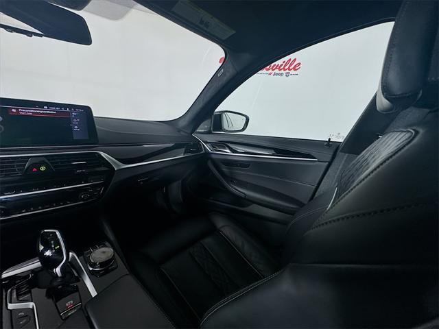 used 2022 BMW M550 car