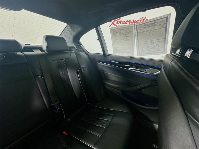 used 2022 BMW M550 car