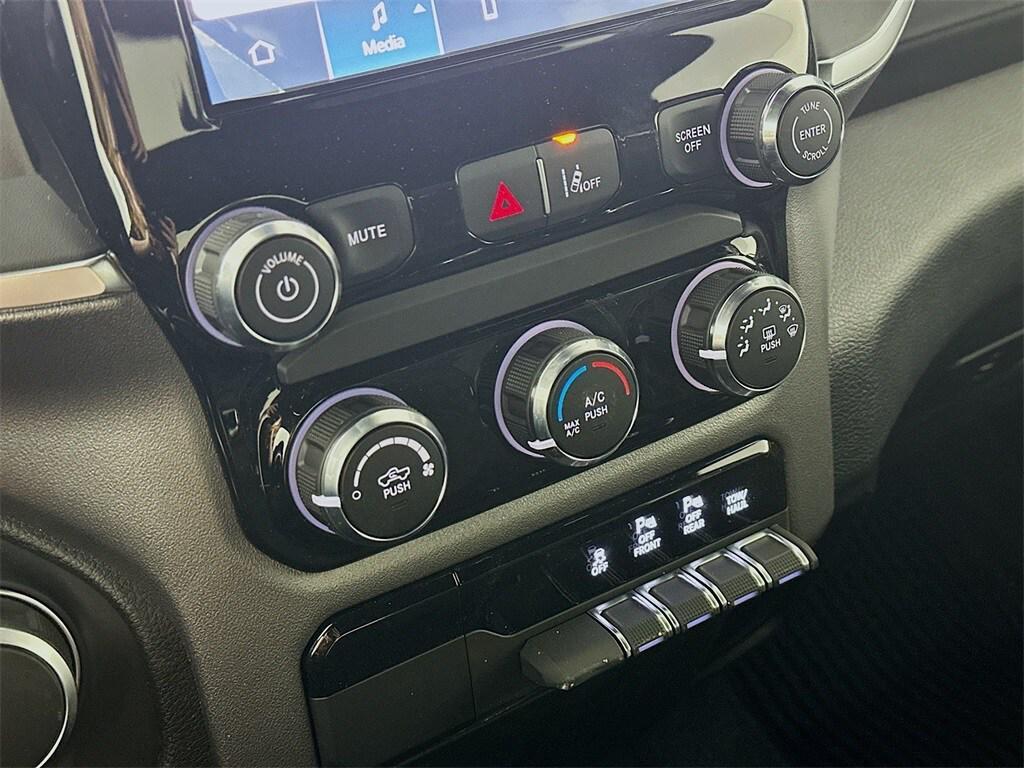 new 2025 Ram 1500 car, priced at $42,552